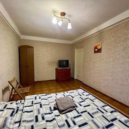 Квартира Эконом-Класса Возле Метро Левобережная Κίεβο Εξωτερικό φωτογραφία